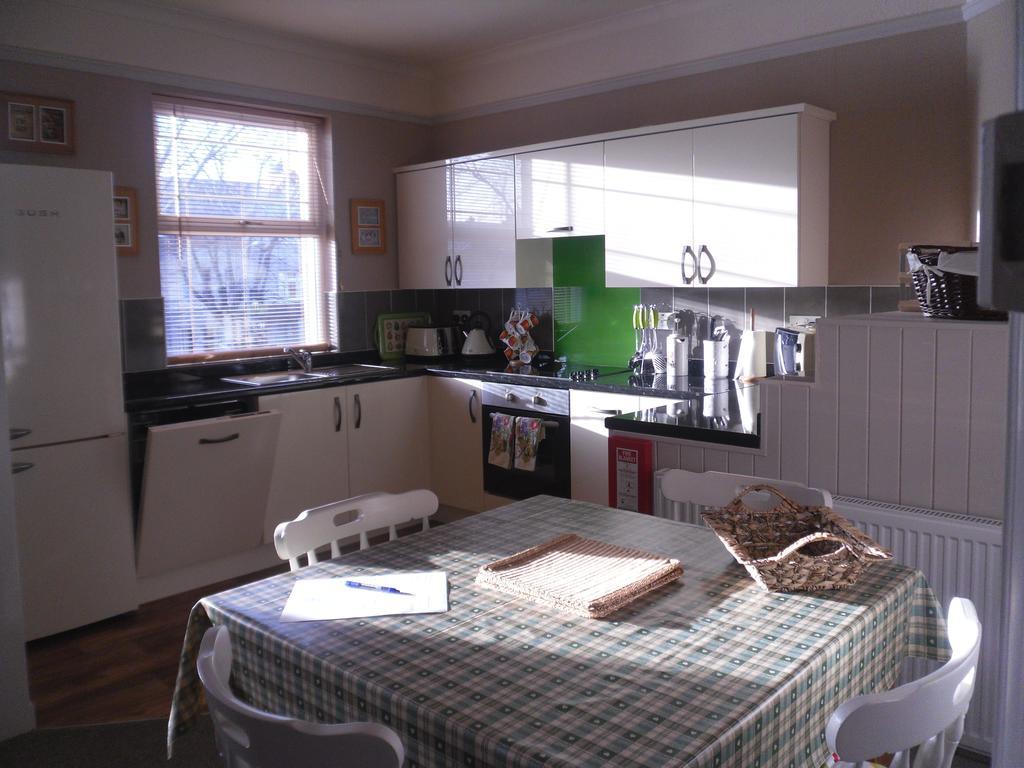 Claremont House Holiday Apartments Llandudno Habitación foto